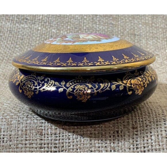 Limoges France Covered Trinket Box Courting Couple Cobalt Blue 4" 22 Karat Gold - Picture 3 of 7